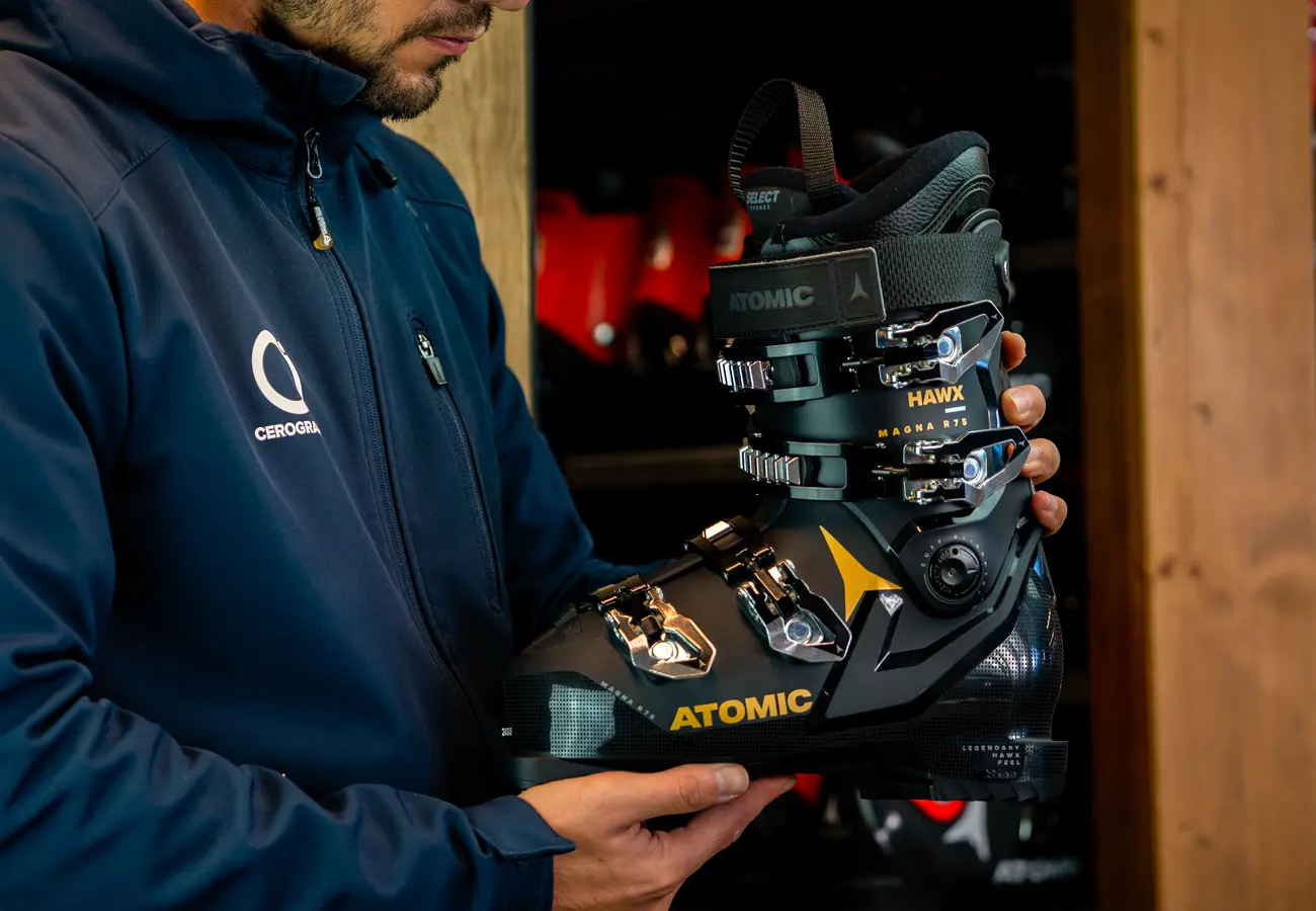 Imagen bota gama avanzada hawx magna r75