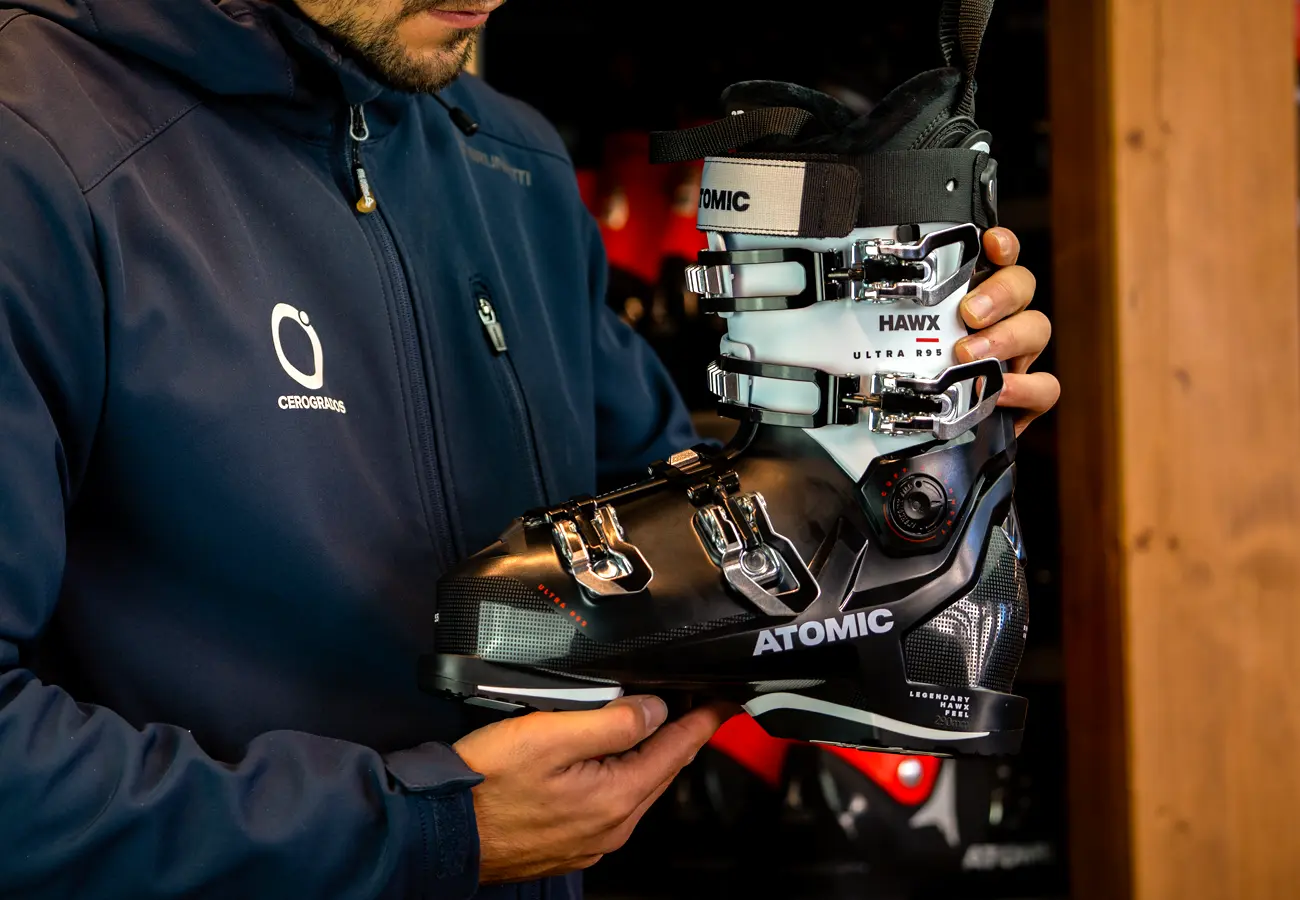 Imagen esquíes gama premium hawx ultra r95